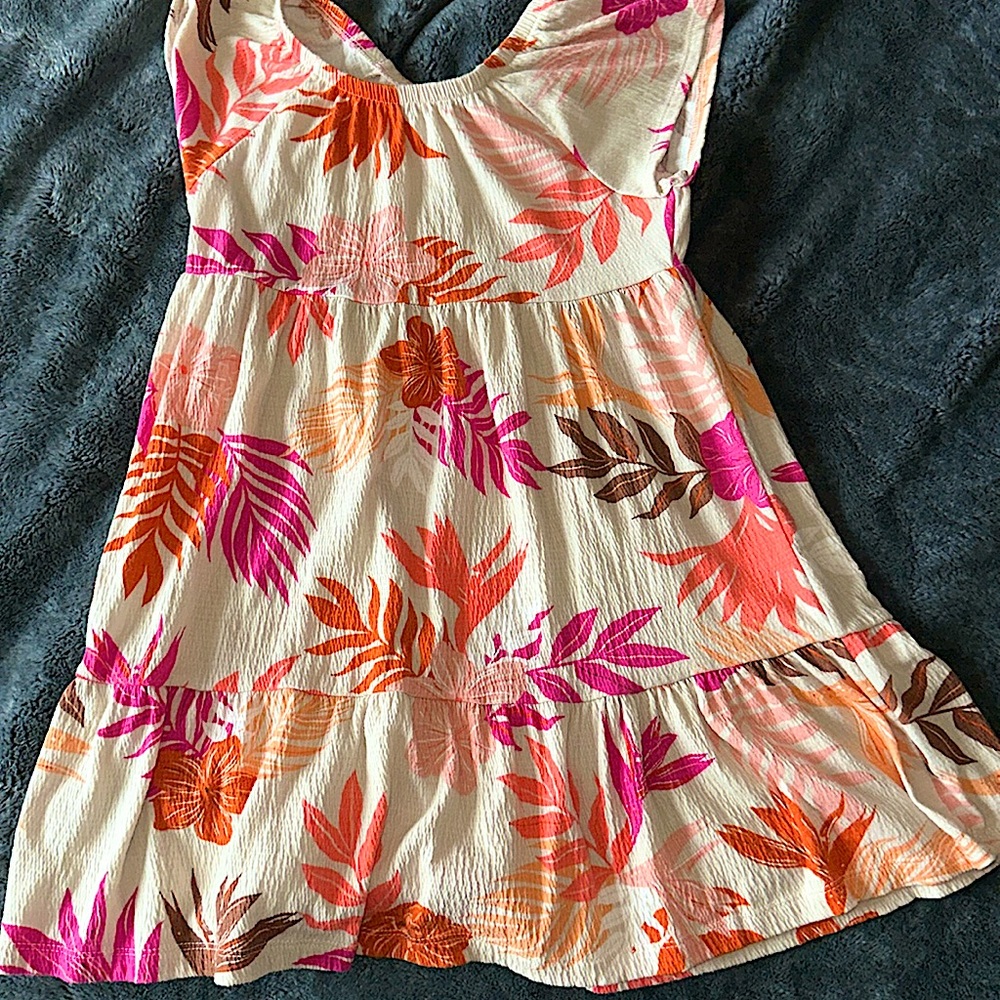 Girls size 7 Carter’s flower‎ print dress.